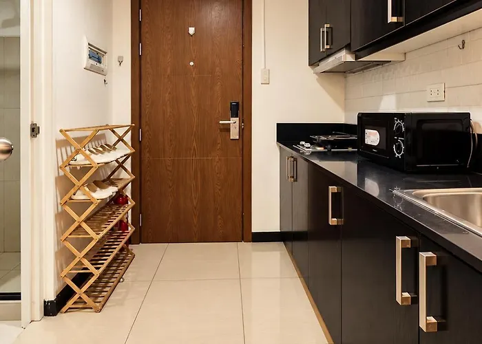 Shell Residences Moa - The Executive 3*